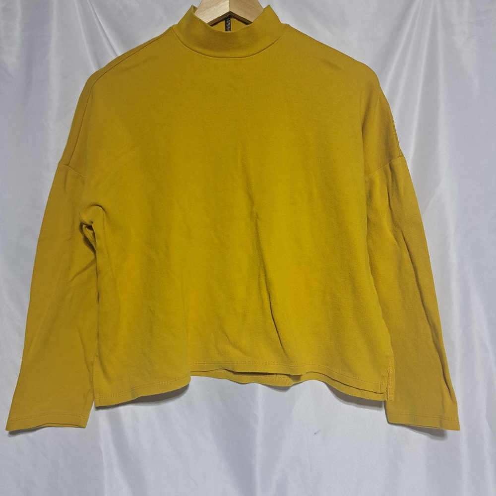 Forever 21 Contemporary Womens SMALL LS Mock‎ Neck Back Zip Mustard Yellow